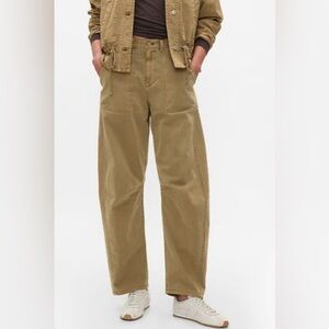 GAP Mid Rise Twill Barrel Pants in Hayes Brown